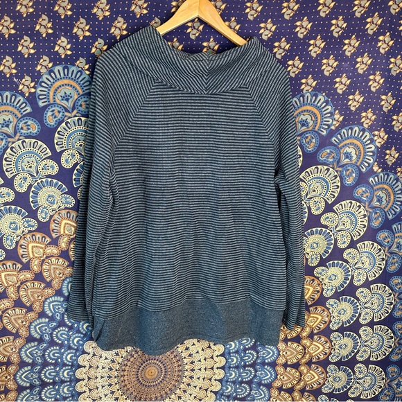 Cowl neck teal striped sweater - Picture 10 of 11